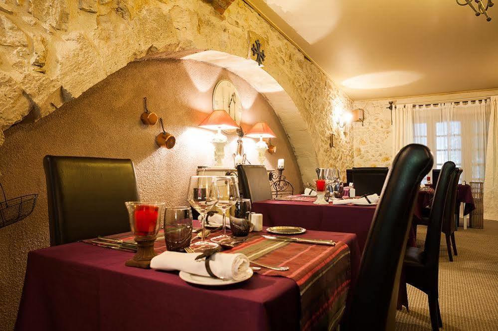 Logis Le Relais Sarrasin Hotell Vezenobres Eksteriør bilde