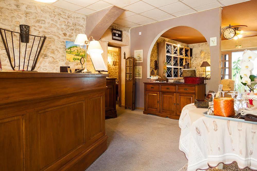 Logis Le Relais Sarrasin Hotell Vezenobres Eksteriør bilde